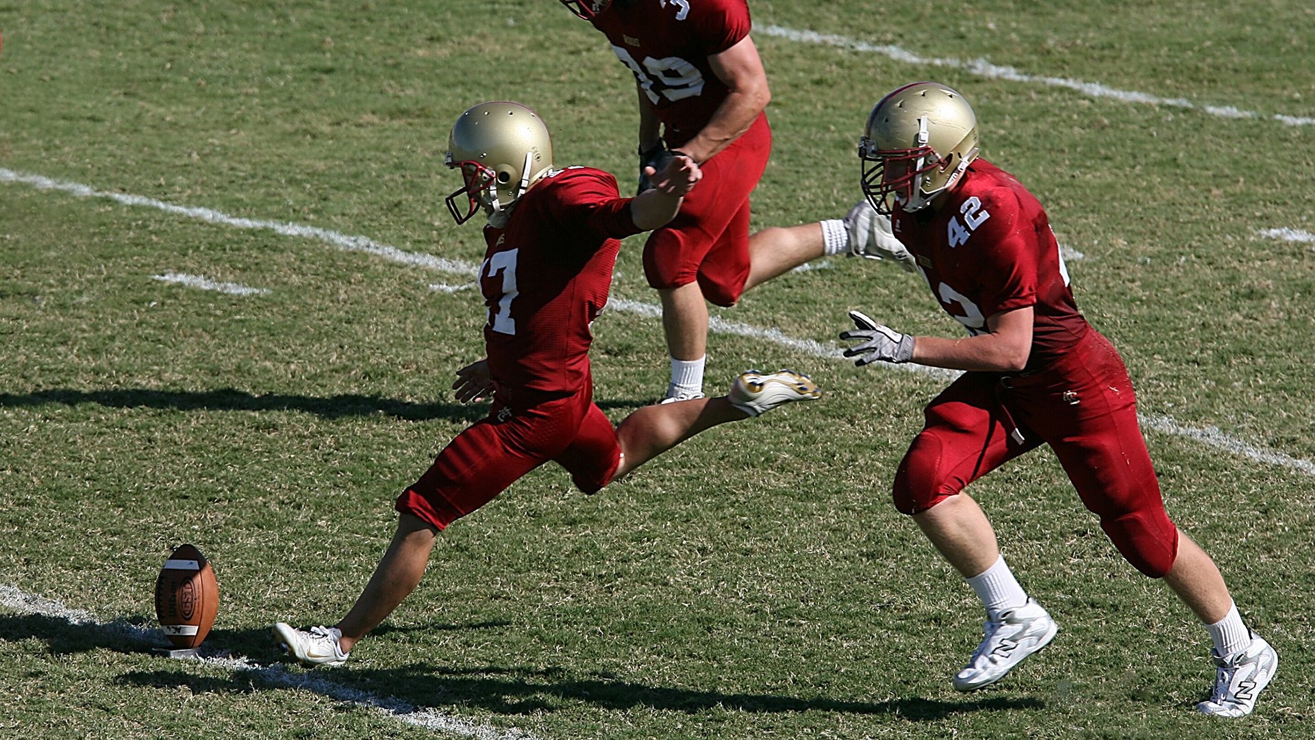 美国女子足球：提前锁定晋级，追逐最终冠军！，美国女子足球运动员