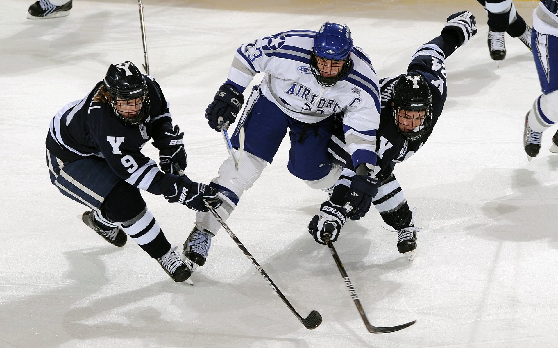 青年球员海外交流赛成果显著获教练点赞，国青外籍教练